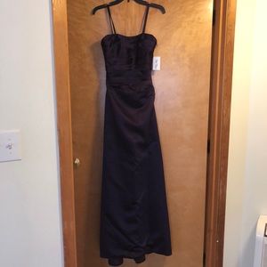 SOLD ❌ NWT eggplant Prom/bridesmaid dress